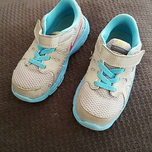 Girl's rubber shoes